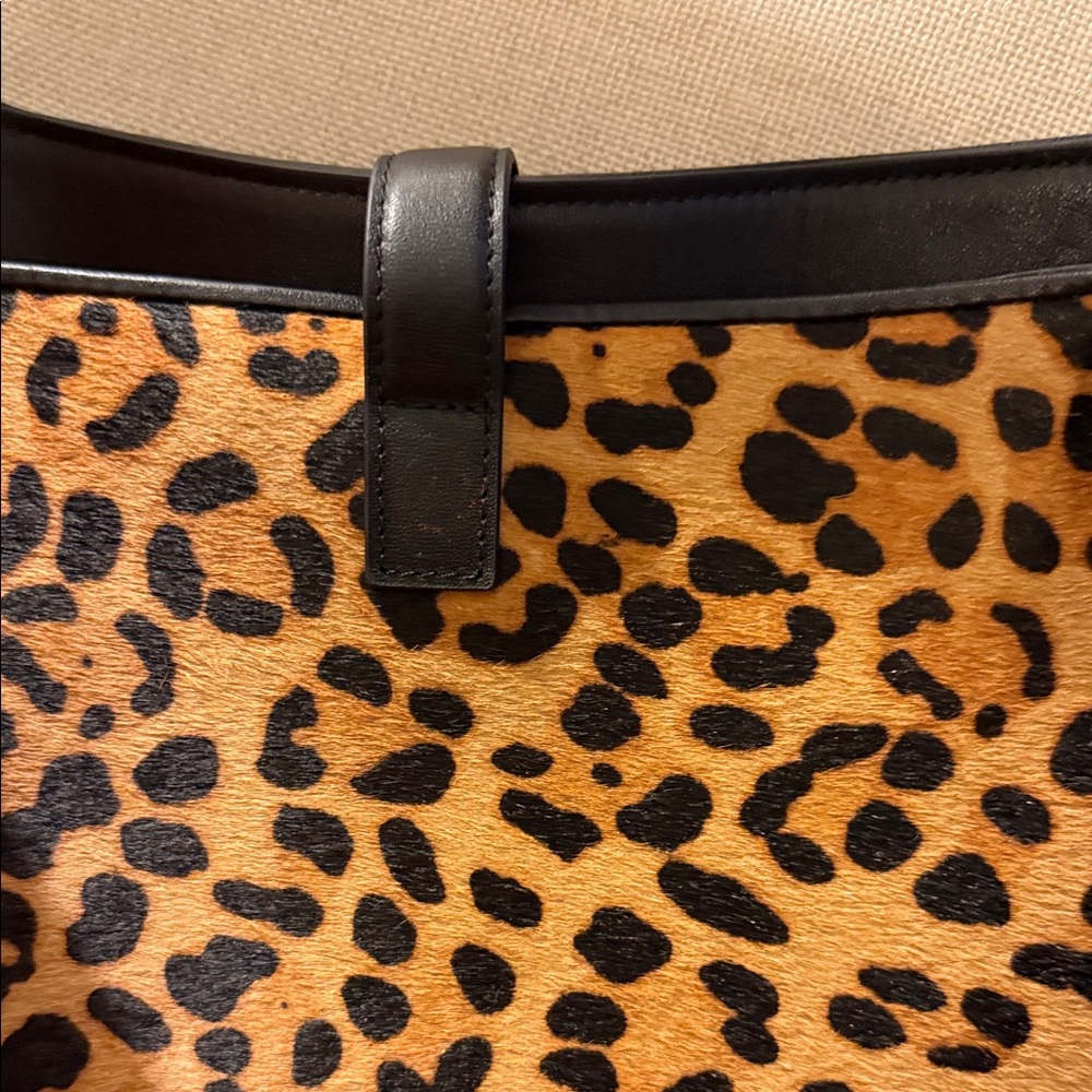 Saint Laurent Le 5 A 7 Bea Leopard Print Tote Bag - Picture 9 of 16
